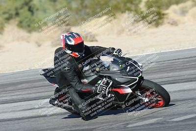 media/Dec-01-2025-Moto Forza (Mon) [[2daa91e15f]]/2-Intermediate Group/Session 4 Turn 9/